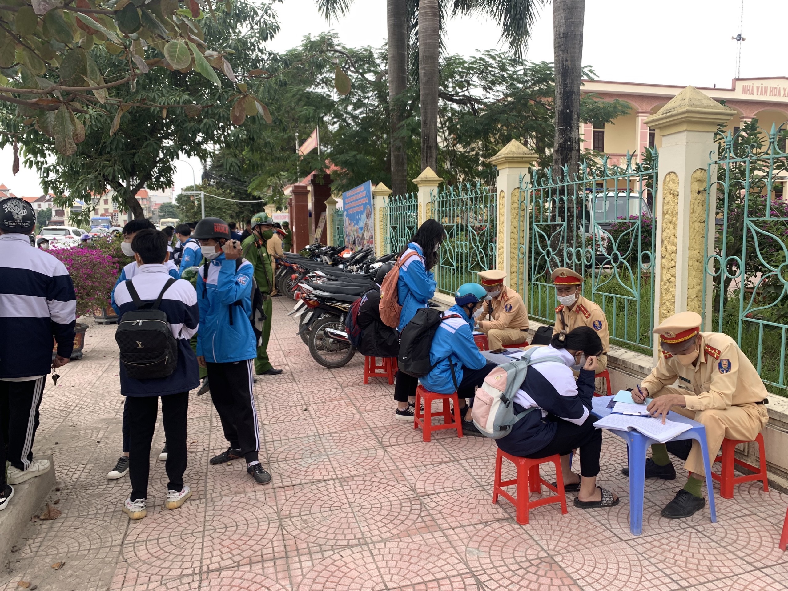 Đội Cảnh sát giao thông-trật tự (Công an huyện Thuỷ Nguyên): Tập trung xử lý học sinh vi phạm quy định an toàn giao thông 